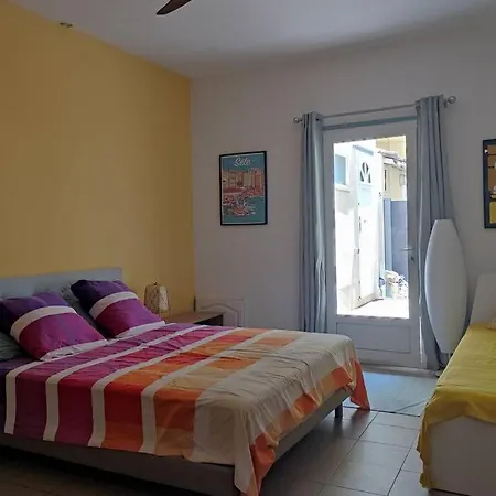Charmant Studio Avec Exterieur, Bebe Friendly アパート セット